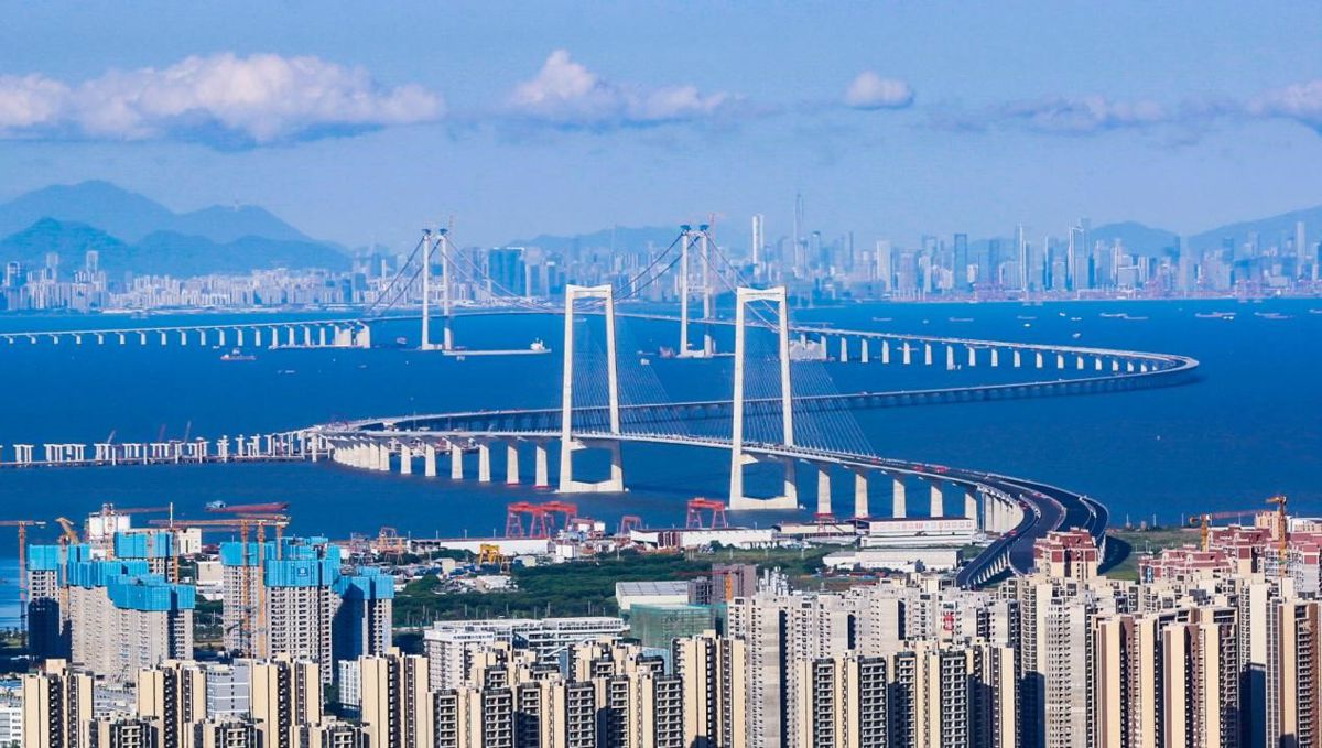 Illuminating the Future and The Shenzhen-Zhongshan Bridge