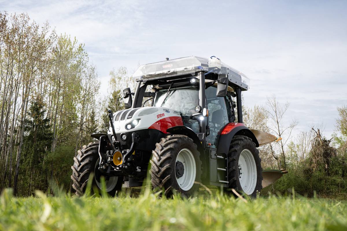 Steyr unveils FCTRAC Hydrogen Fuel Cell Tractor