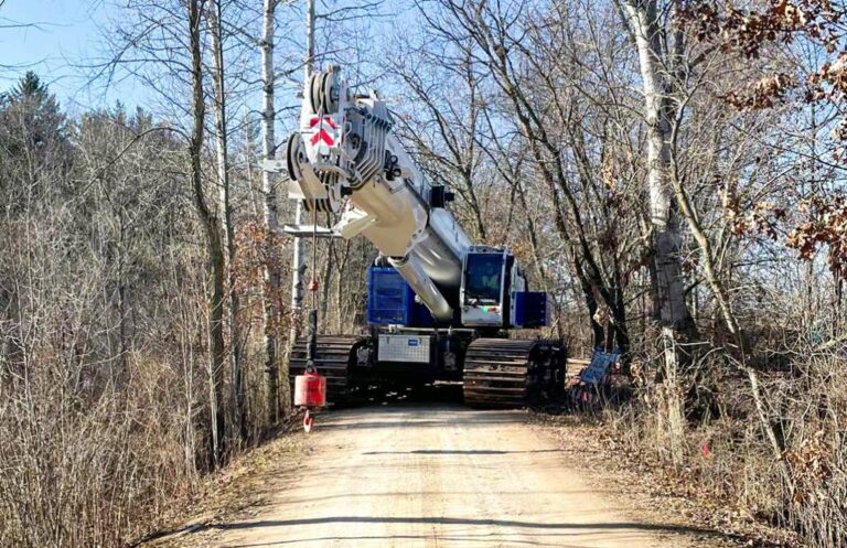 Zenith Tech relies on Tadano's Telescopic Boom Crawler Crane for Wisconsin project