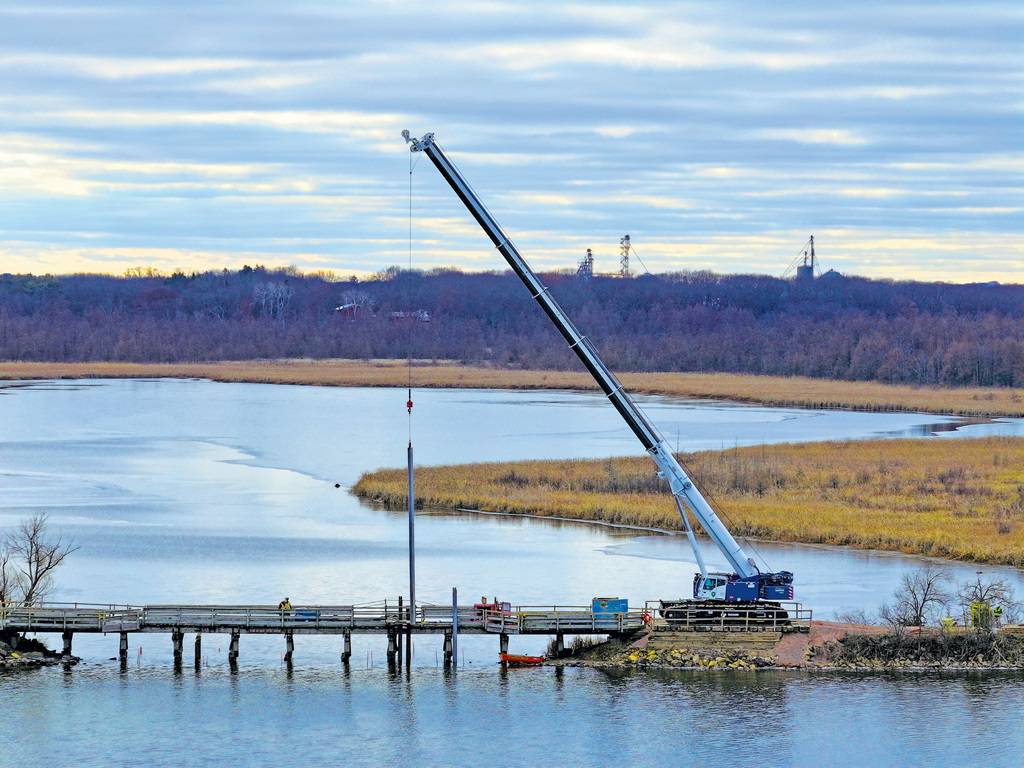 Zenith Tech relies on Tadano's Telescopic Boom Crawler Crane for Wisconsin project