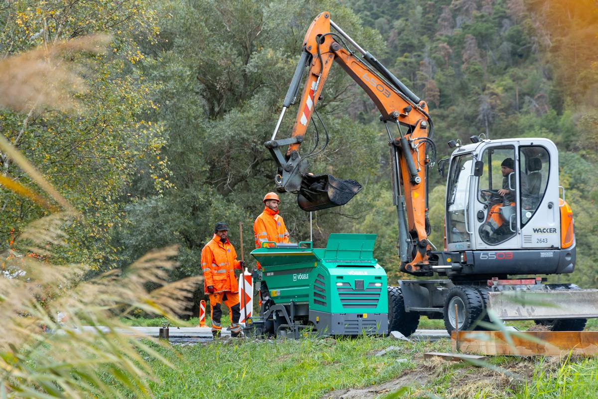 Vögele smallest Paver perfect for Shoulder Refurbishment