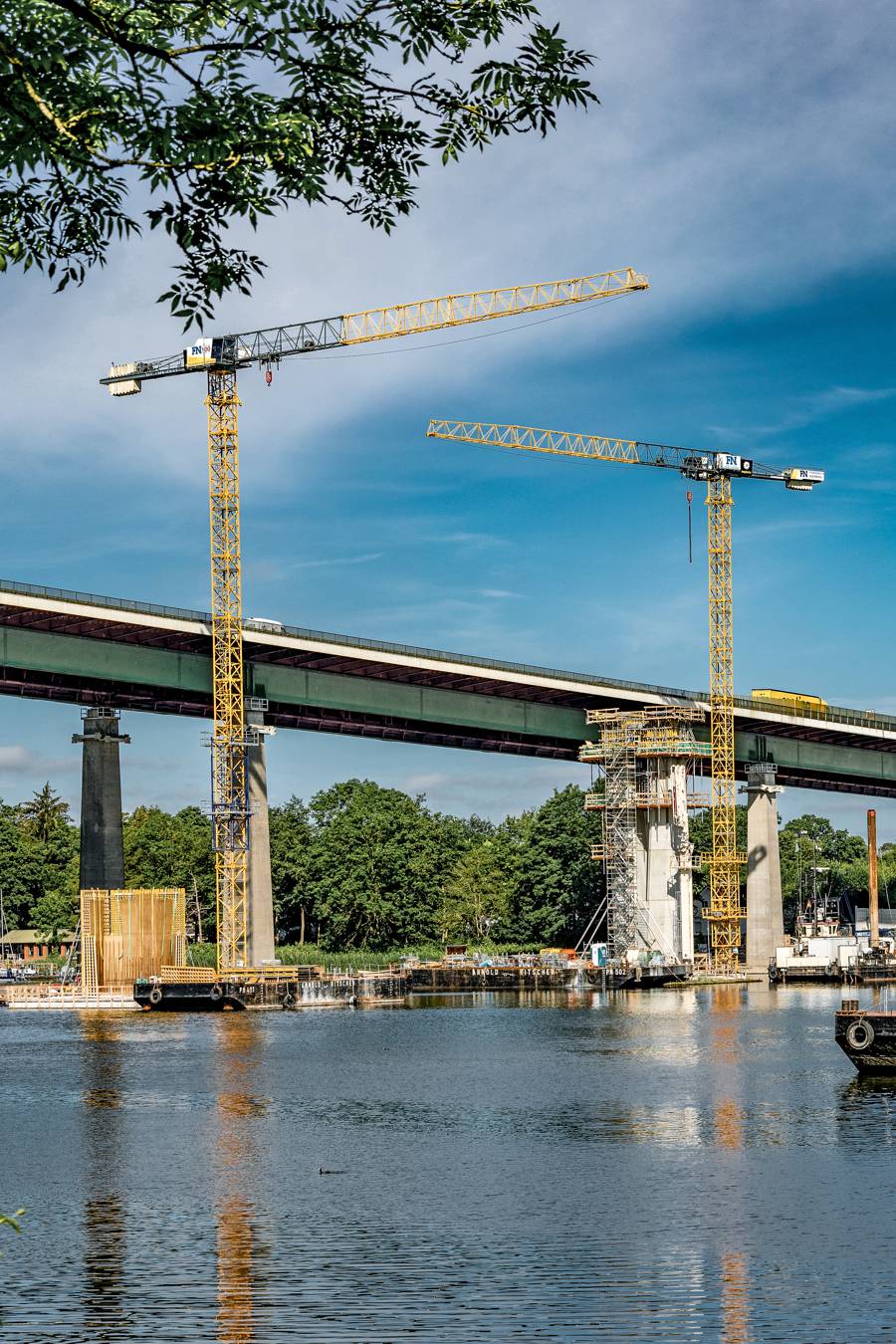 Germany's 2nd longest Road Bridge Replacement relies on 18 Liebherr Cranes