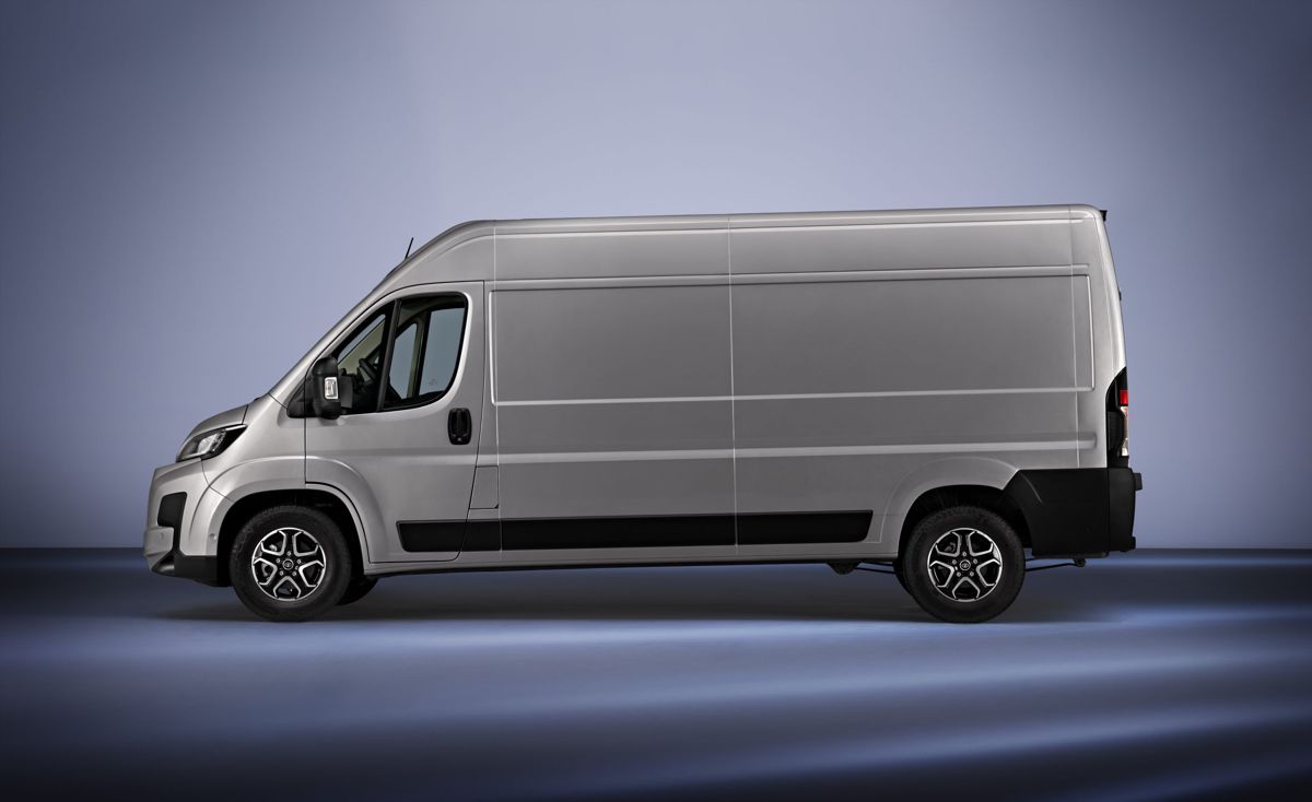 Toyota Proace Max Van released in UK