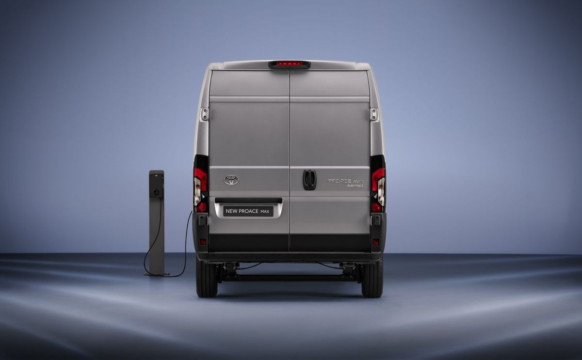 Toyota Proace Max Van released in UK