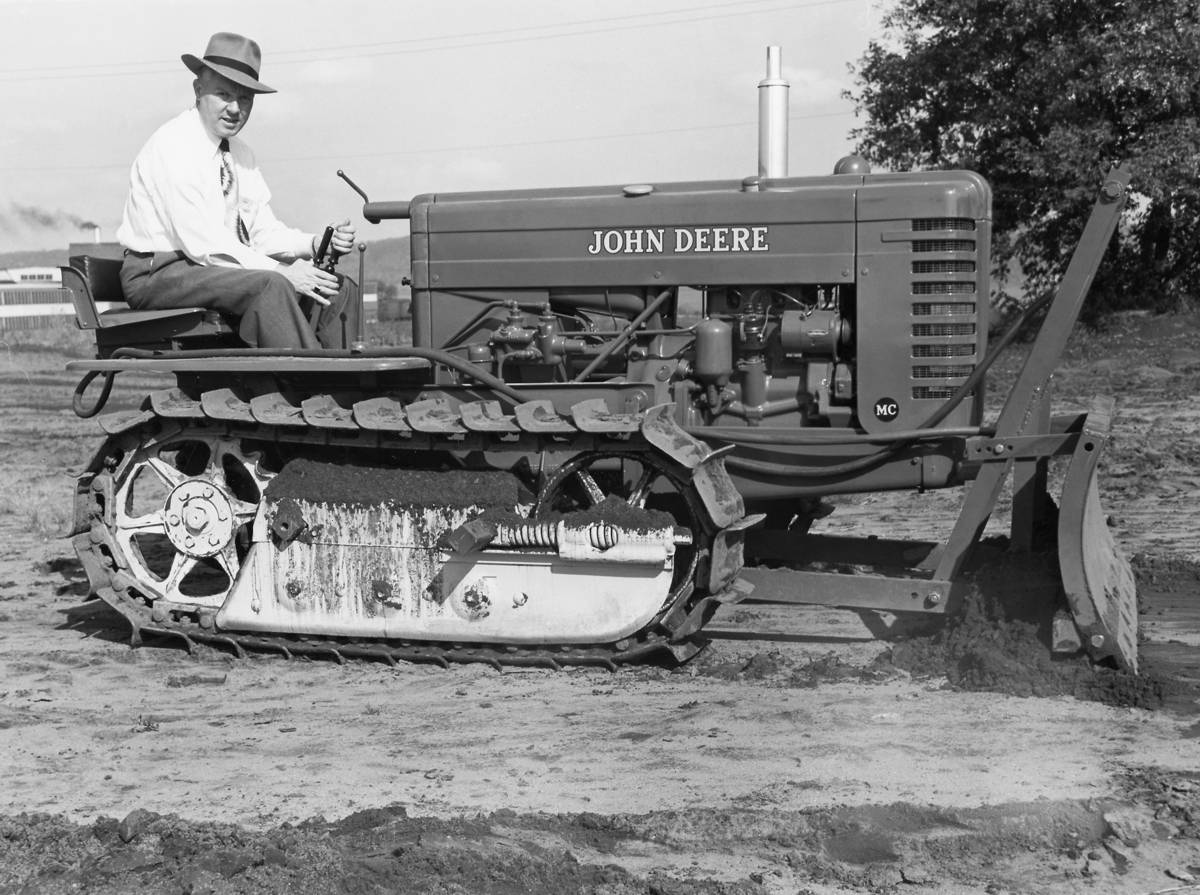 John Deere Celebrates 75 Years of Dozer Innovation