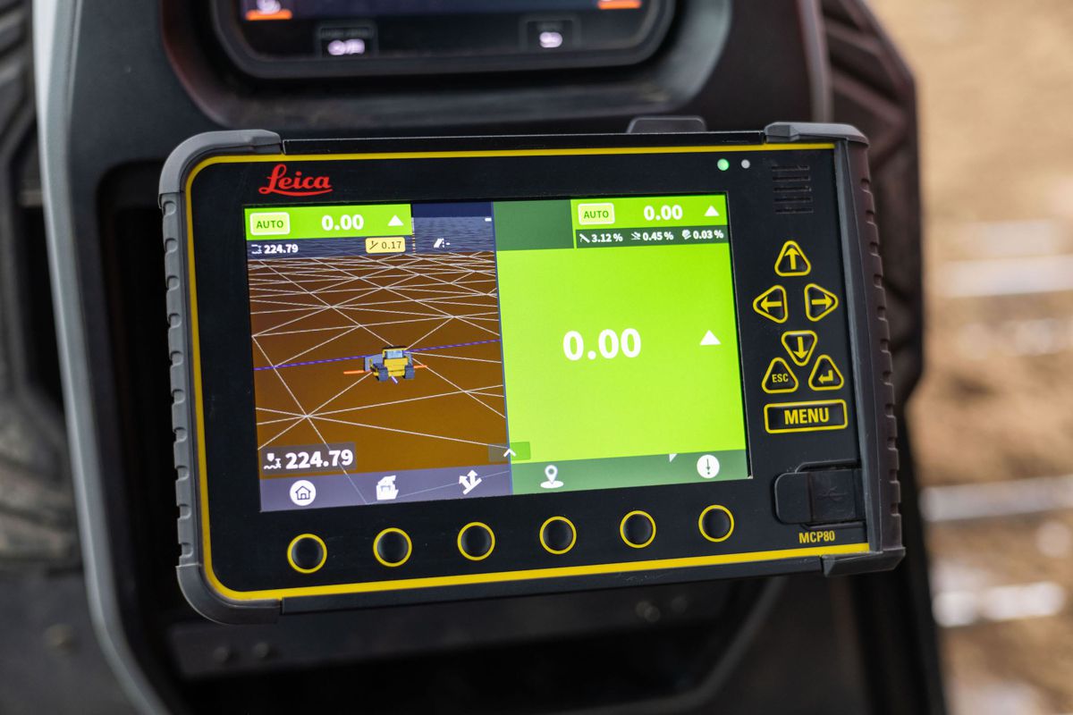 Develon and Leica Geosystems unite to deliver Precision in Dozer Technology