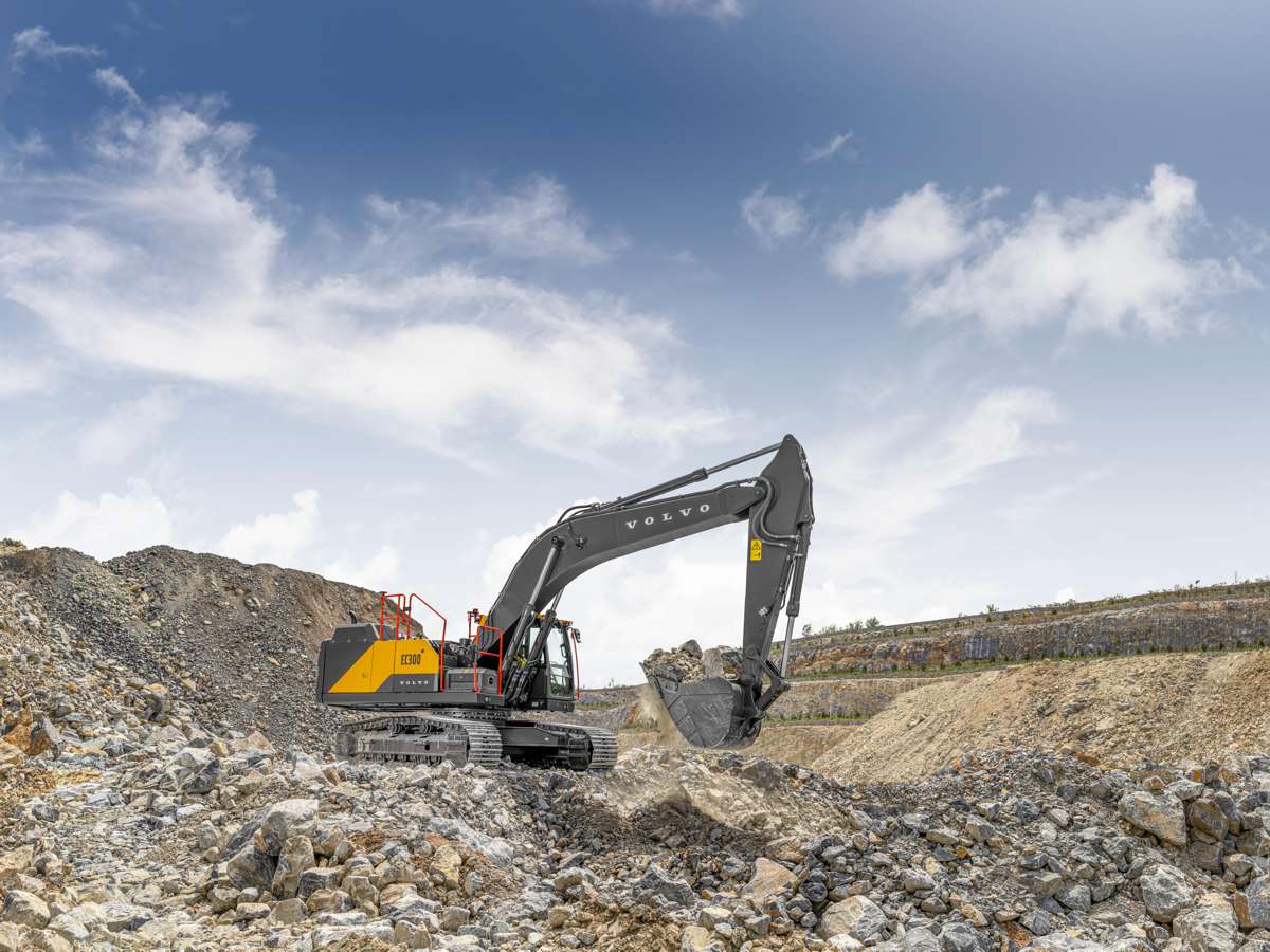 VolvoCE Redefines Mid-Size Excavators with the EC260 and EC300