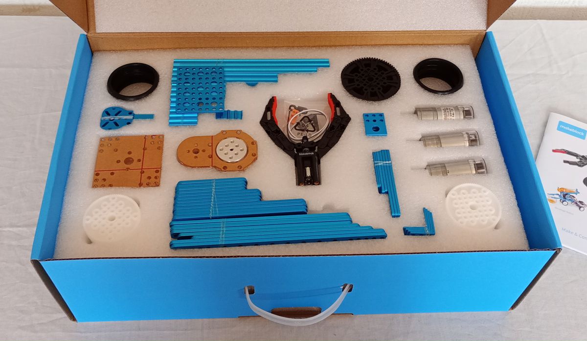 Makeblock Ultimate 2.0 is the Best STEM Holiday Gift for Budding Engineers