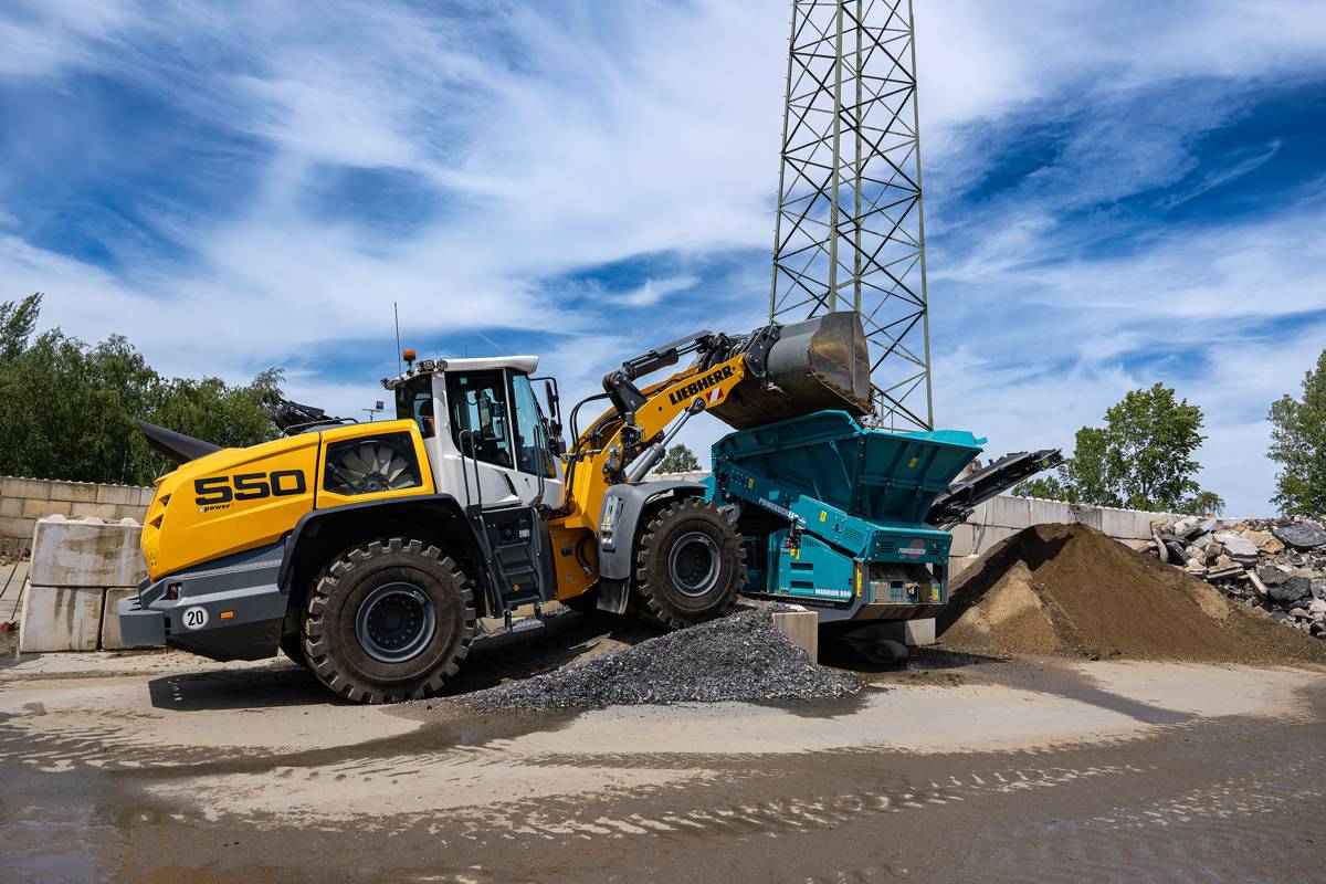 Spedition Trettin Transforming Waste Management in Germany with Liebherr