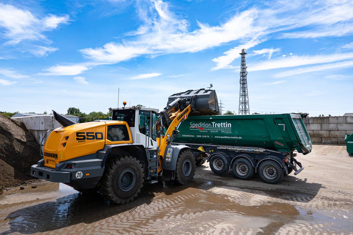 Spedition Trettin Transforming Waste Management in Germany with Liebherr