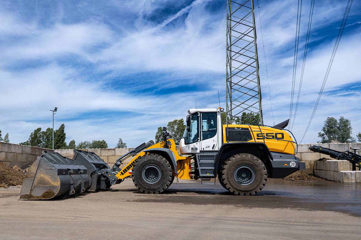 Spedition Trettin Transforming Waste Management in Germany with Liebherr