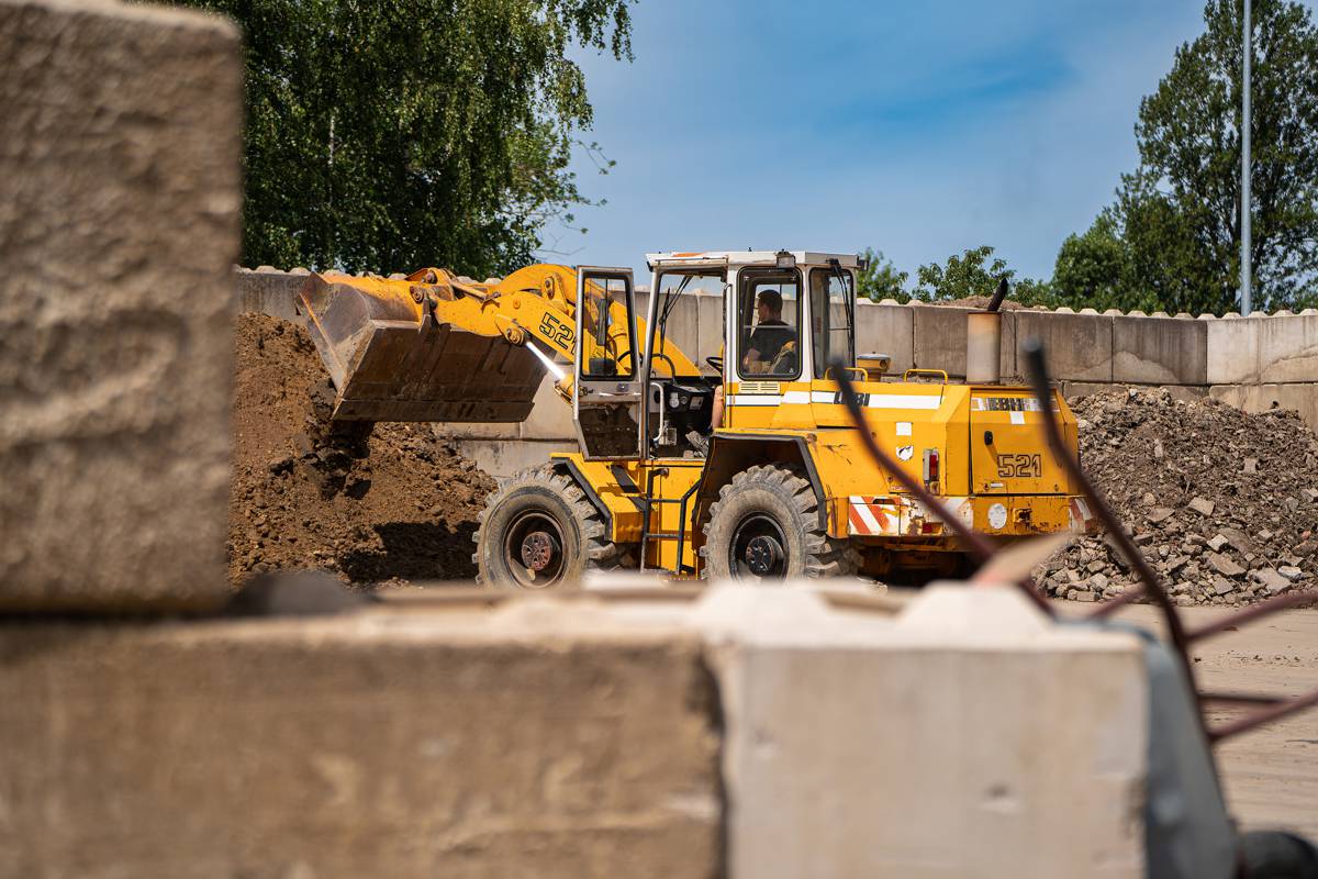 Spedition Trettin Transforming Waste Management in Germany with Liebherr