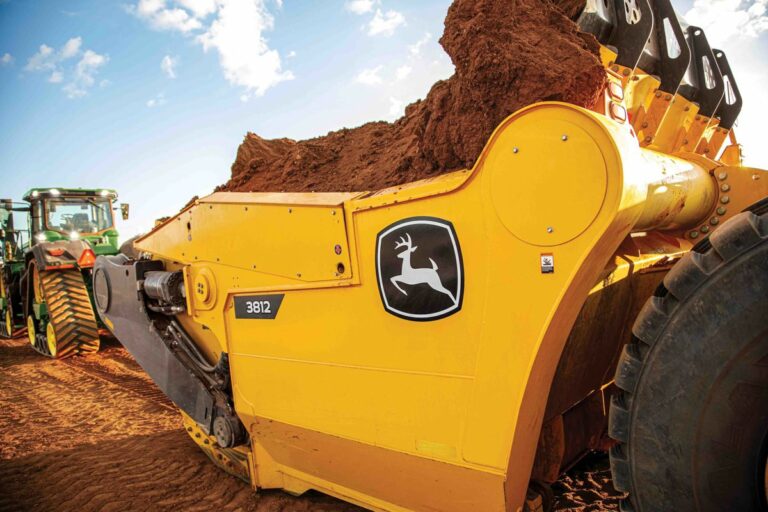 John Deere Unveils High-Capacity Scrapers for Modern Earthmoving