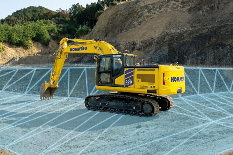 Inside the Komatsu Advanced PC220LC-12 and PC220LCi-12 Excavators