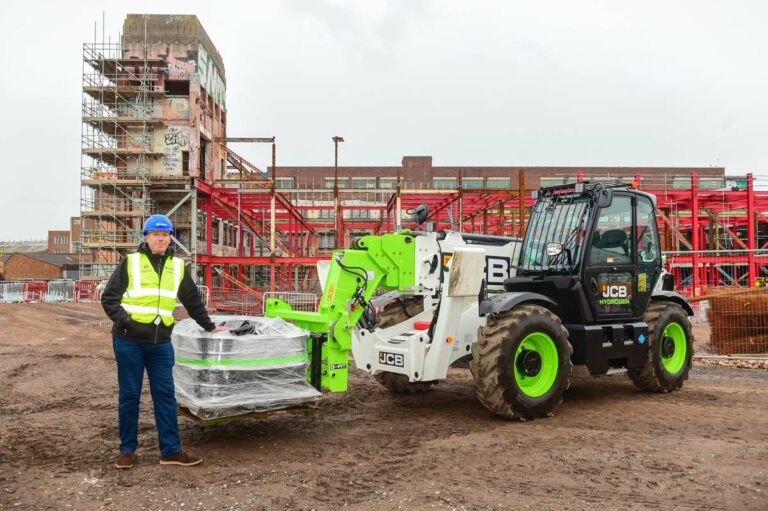 JCB Hydrogen Loadall Put to the Test on BAM Construction Site