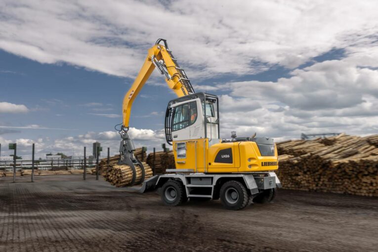 Liebherr's High-Performance Timber Handling Machines Steal the Show at LIGNA 2025