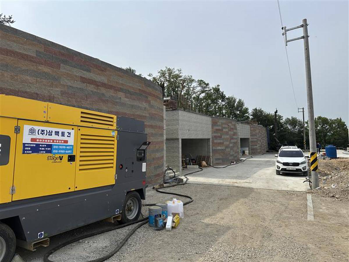 How Atlas Copco's X28 Speeds Up Urban Slope Reinforcement in South Korea