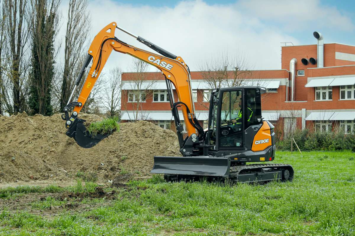 CASE Expands Midi Excavator Line-up with New E-Series Models