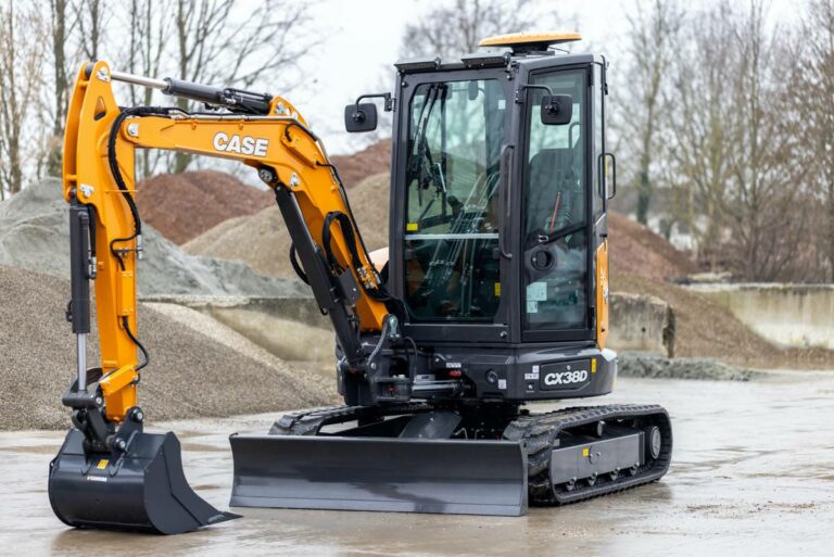 CASE Expands Mini Excavator Range with High-Spec CX38D