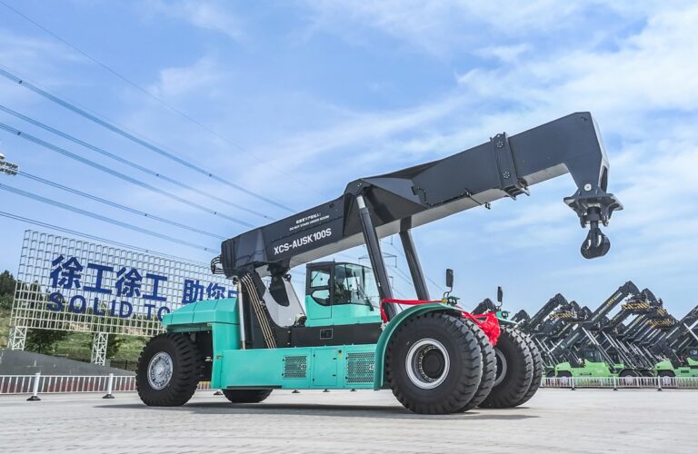 XCMG XCS100S Reach Stacker Powers a New Era in Wind Energy Logistics