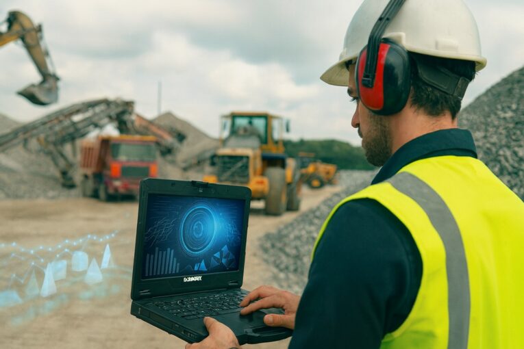 Durabook S14I Sets the Bar for Semi-Rugged Laptops with MAE Innovators Award