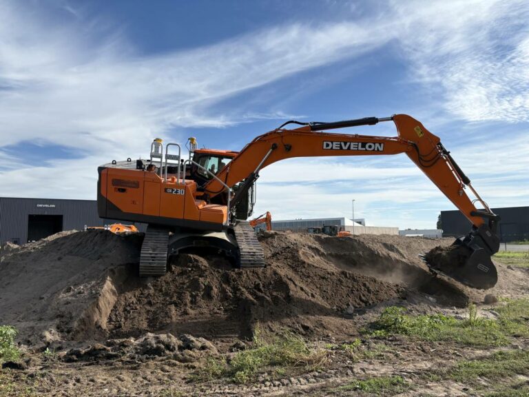 Develon and Trimble Strengthen Integration for Next-Level Excavation Accuracy