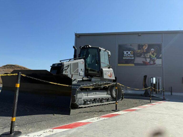 Finning Offers UK Fans a VIP Insight into Cat’s Malaga’s Demonstration Centre