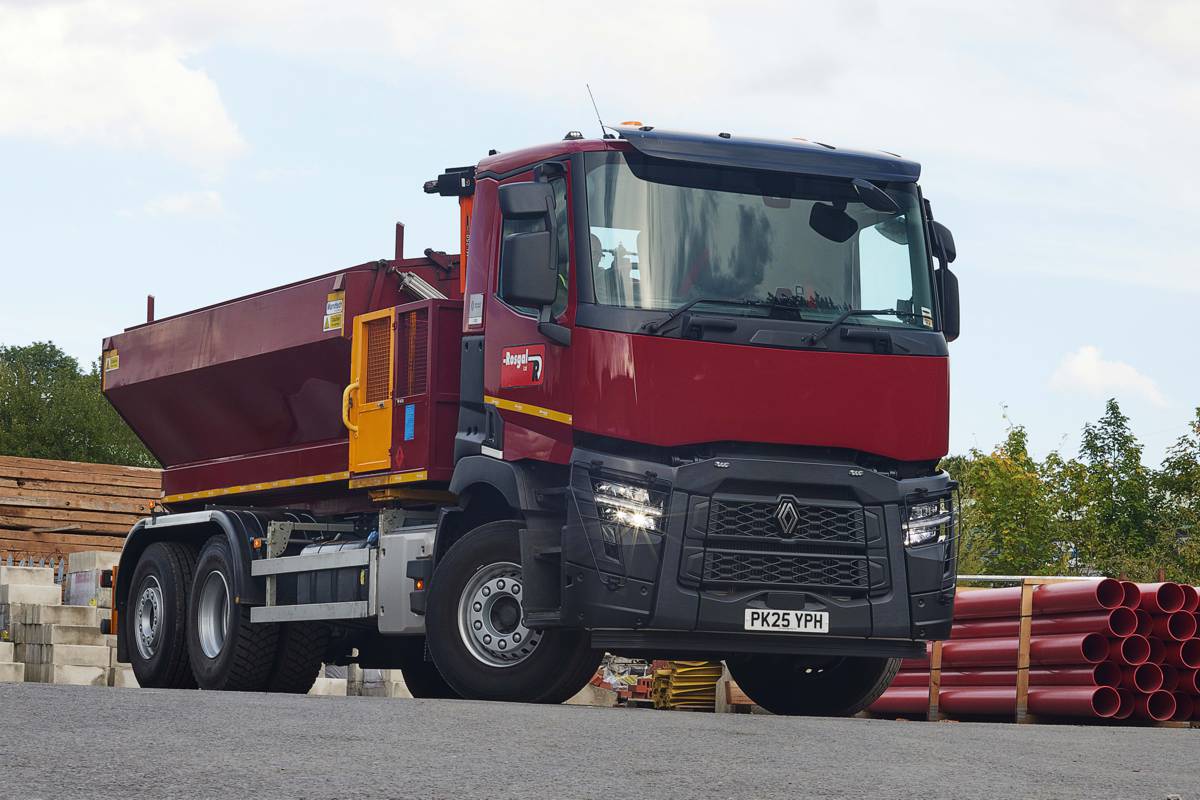Rosgal Advances Sustainable Fleet Strategy With New Renault Trucks Hotbox