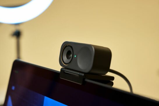 Insta360 Redefines the AI Webcam for Professional Work at CES