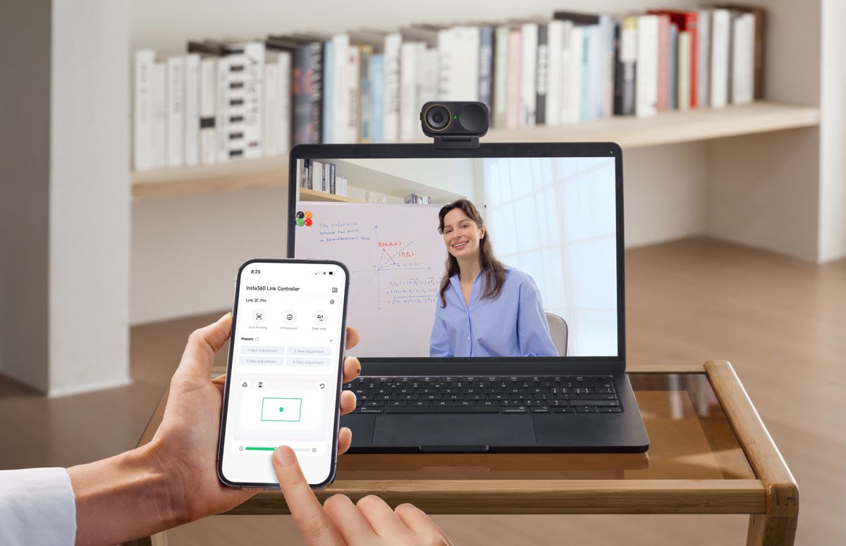 Insta360 Redefines the AI Webcam for Professional Work at CES
