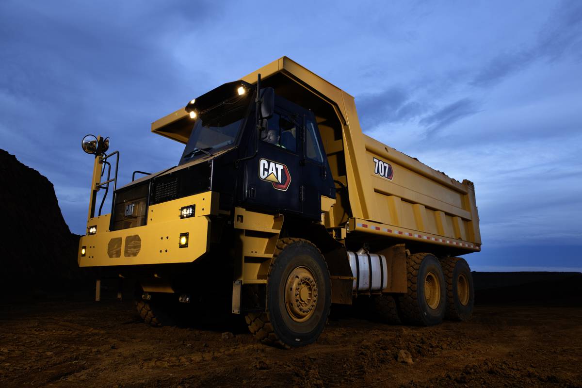 Cat Signals a Strategic Shift in Hauling with the 707 Wide Body Truck