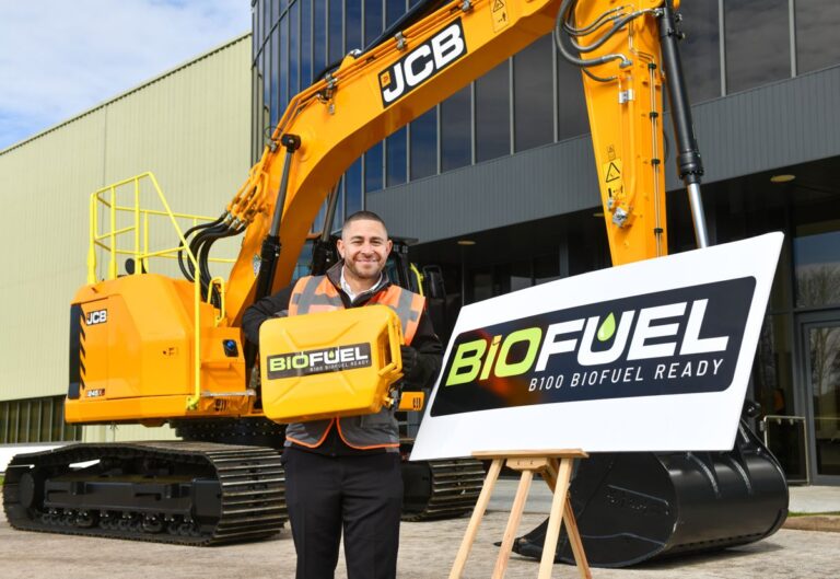 JCB Expands Low Carbon Pathways with B100 Biodiesel for Excavators