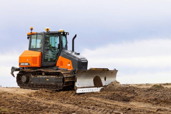 Develon Targets Precision Earthworks with the DD100 Dozer