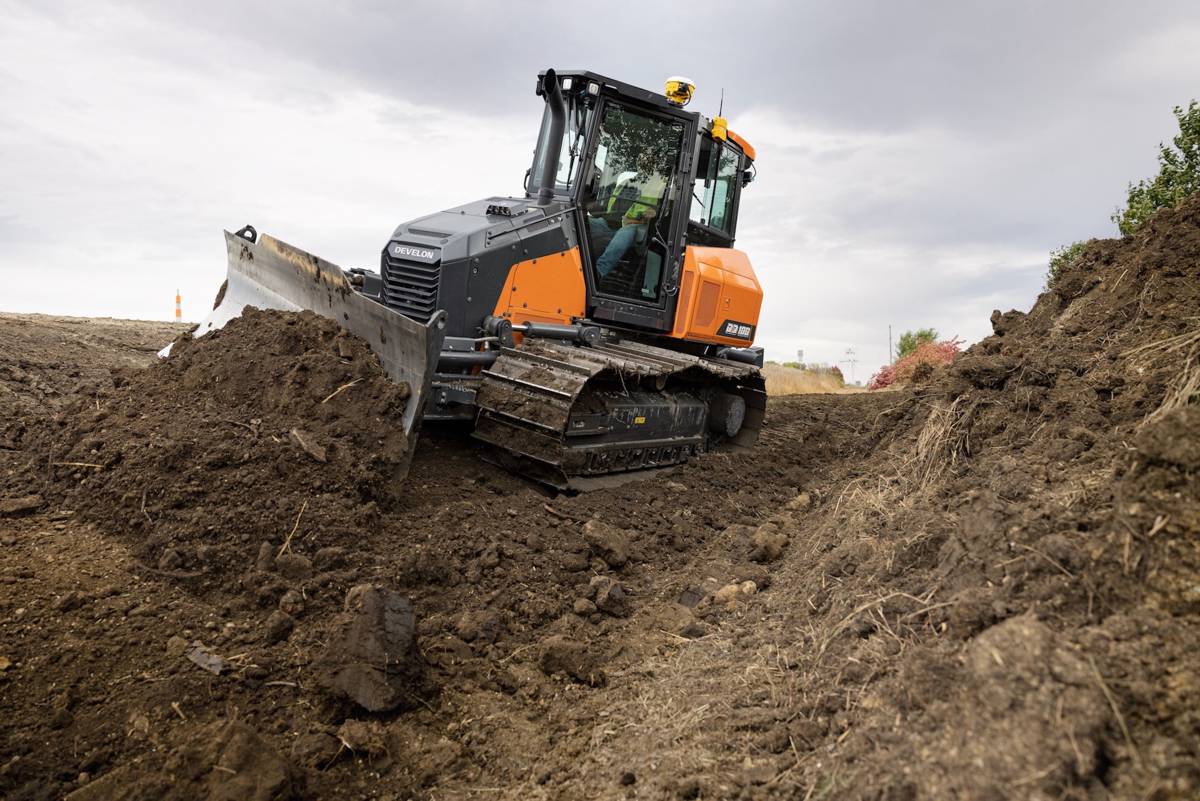 Develon Targets Precision Earthworks with the DD100 Dozer
