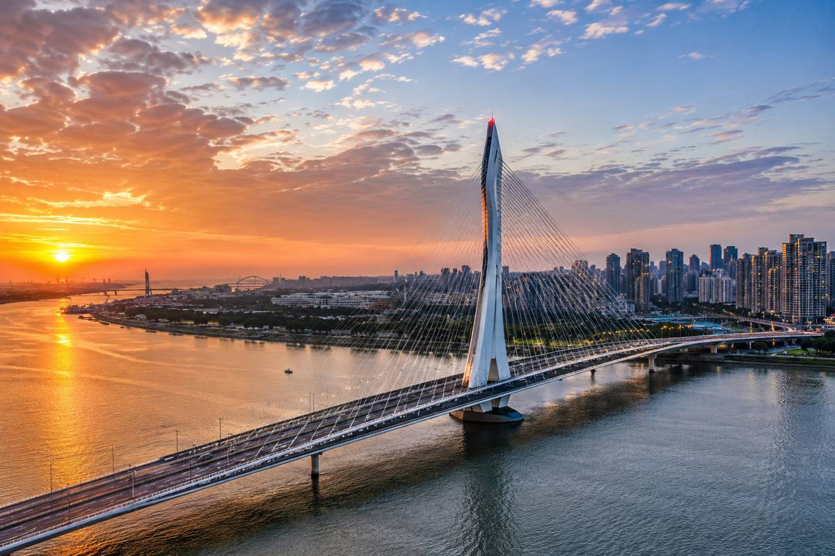 Danjiang Bridge Opens New Gateway to Northern Taiwan