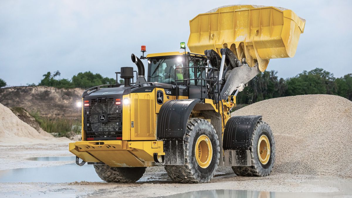 John Deere Pushes Wheel Loader Efficiency Forward with Electrified X-Tier