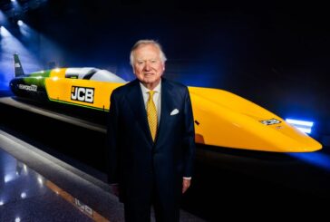 JCB Hydromax Chases Hydrogen Glory on the Bonneville Salt Flats