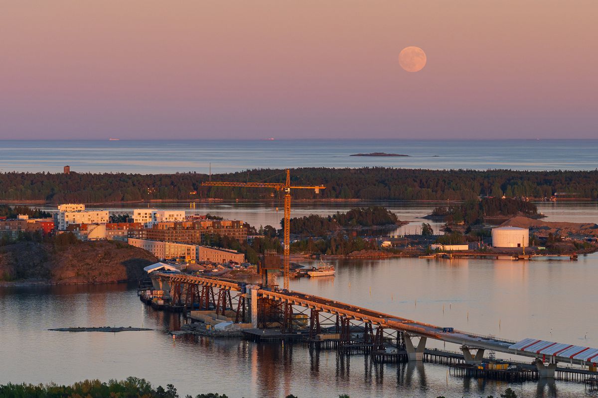 Scaling New Heights with Liebherr on Helsinki’s Landmark Kruunuvuori Bridge