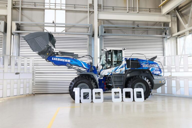Liebherr Celebrates 100,000 Wheel Loader Milestone