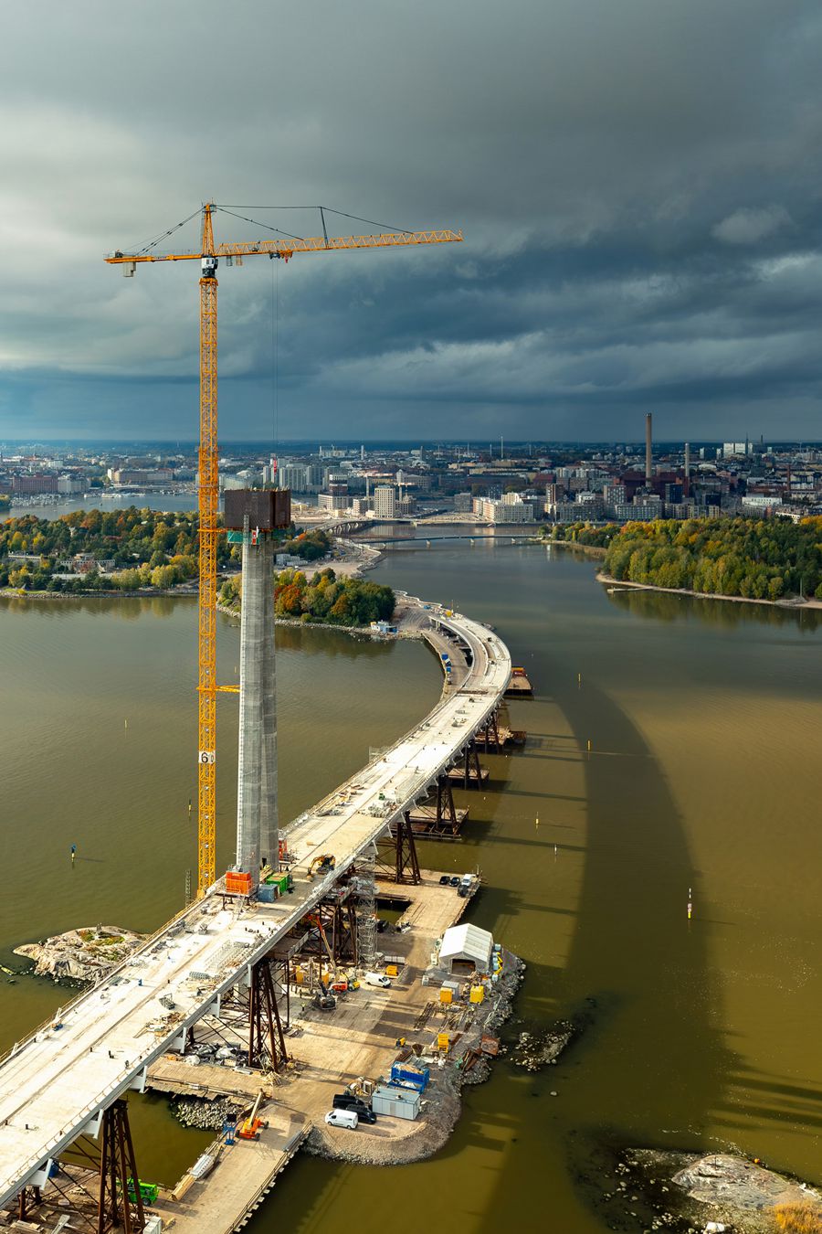 Scaling New Heights with Liebherr on Helsinki’s Landmark Kruunuvuori Bridge