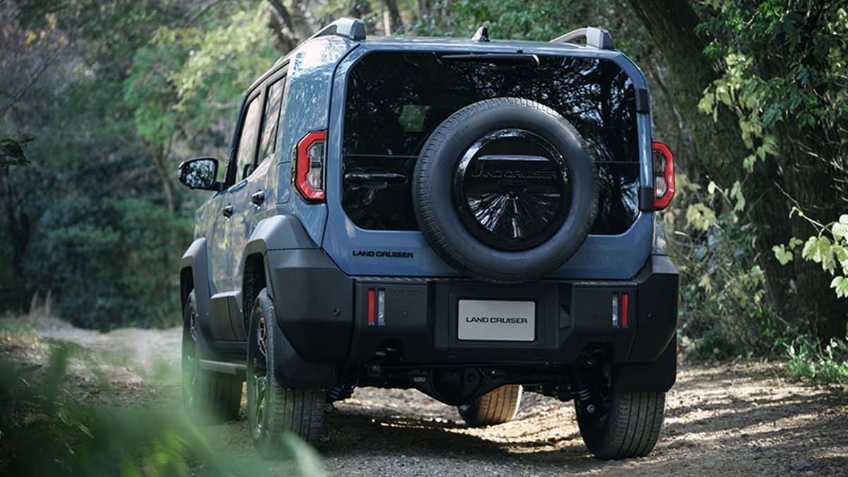Toyota Reinvents Compact Off Roading with the New Land Cruiser FJ