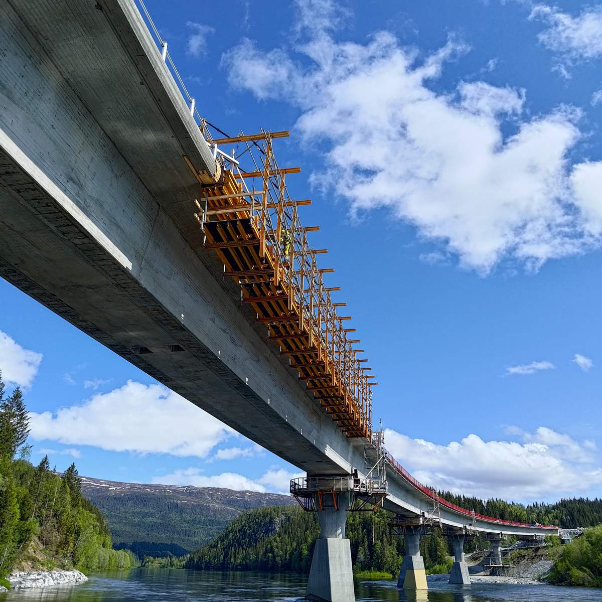 ULMA's Travelling Formwork Finished the Valryggen Bridge on Norway's E6