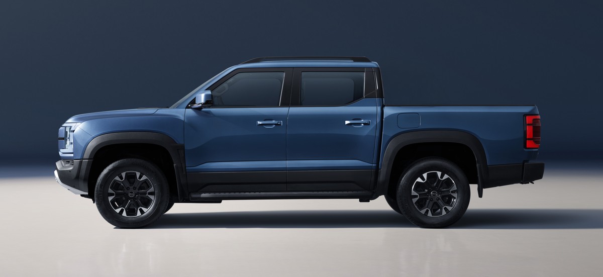 BYD SHARK Takes On the Ford Ranger PHEV in a Reformed Pickup Market