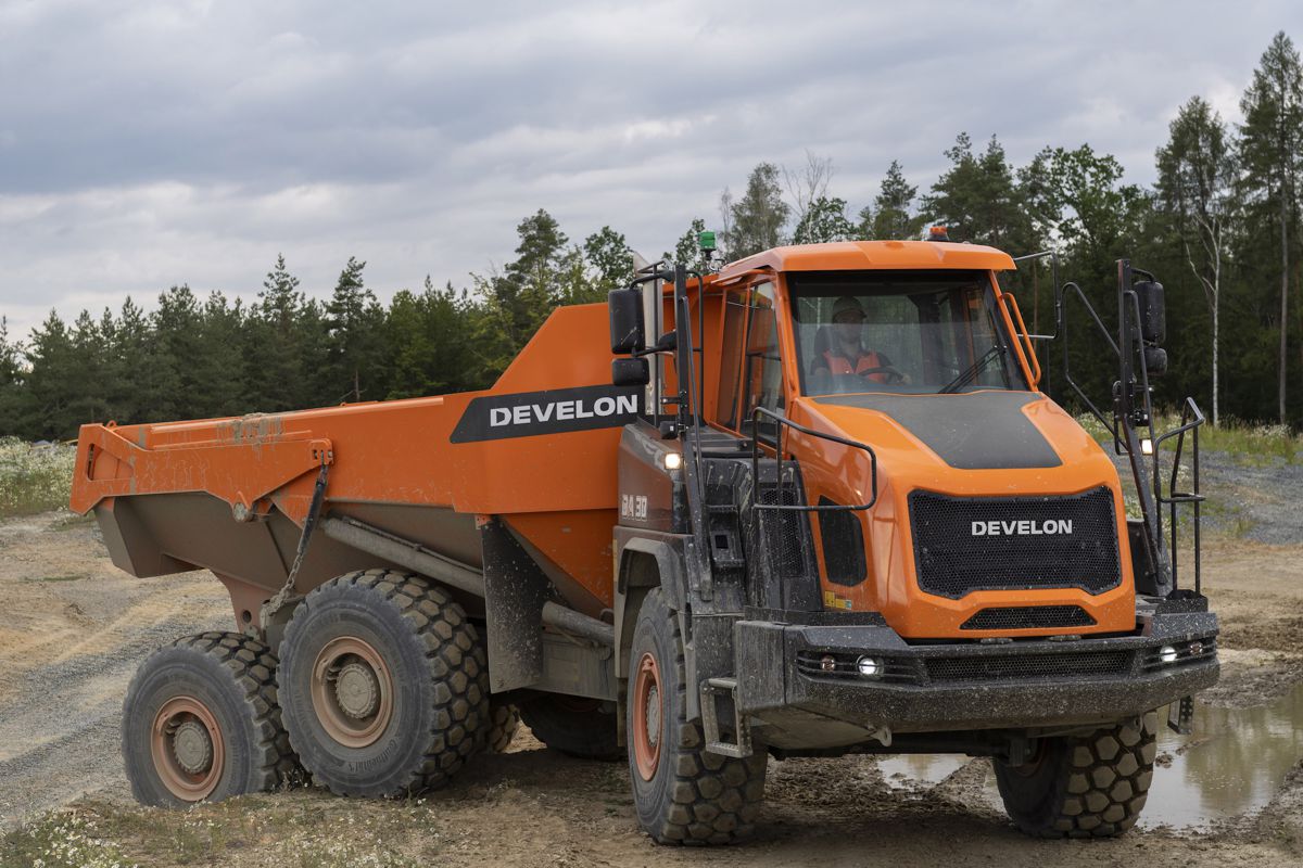 Develon to Spotlight AI Safety and Series 9 Heavy Excavators at steinexpo 2026