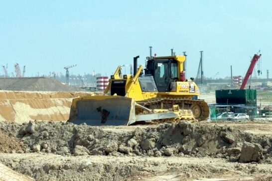 Komatsu Brings Connected Earthworks to Singapore’s Changi Terminal 5