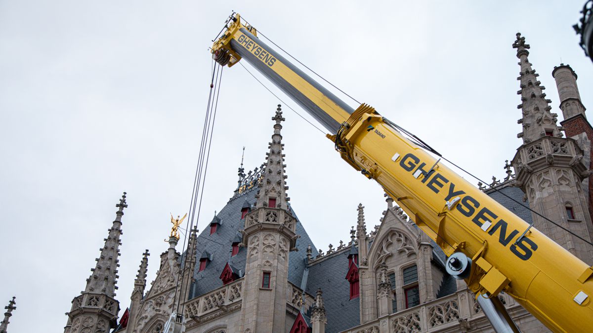The Tadano AC 7.450-1 and the Economics of Constrained Lifting