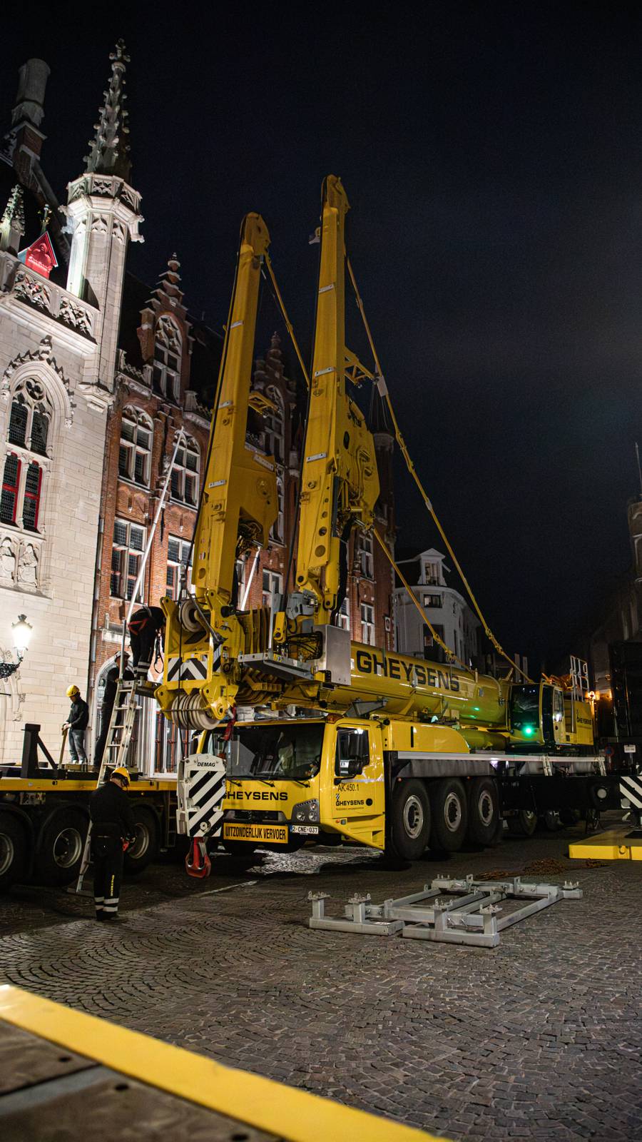 The Tadano AC 7.450-1 and the Economics of Constrained Lifting
