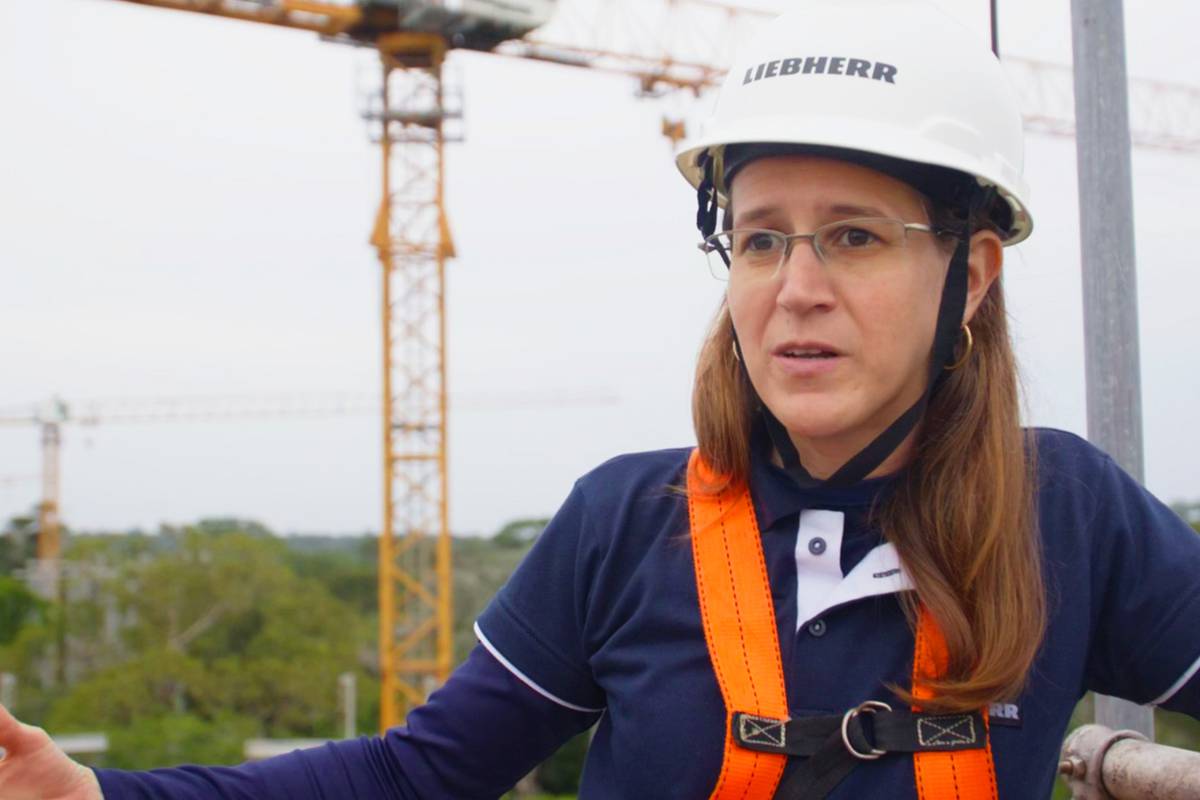 The four Liebherr 85 EC-B 5 tower cranes were chosen precisely because they can withstand the extremes of heat and humidity and not disturb the habitat,’ says Bruna Prisco, application engineer at Liebherr in Brazil.
