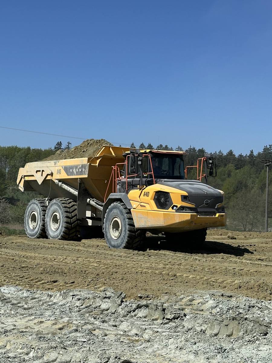 Volvo EC400 Hybrid Cuts Fuel Use by 30% at Clariant Bentonite Mines