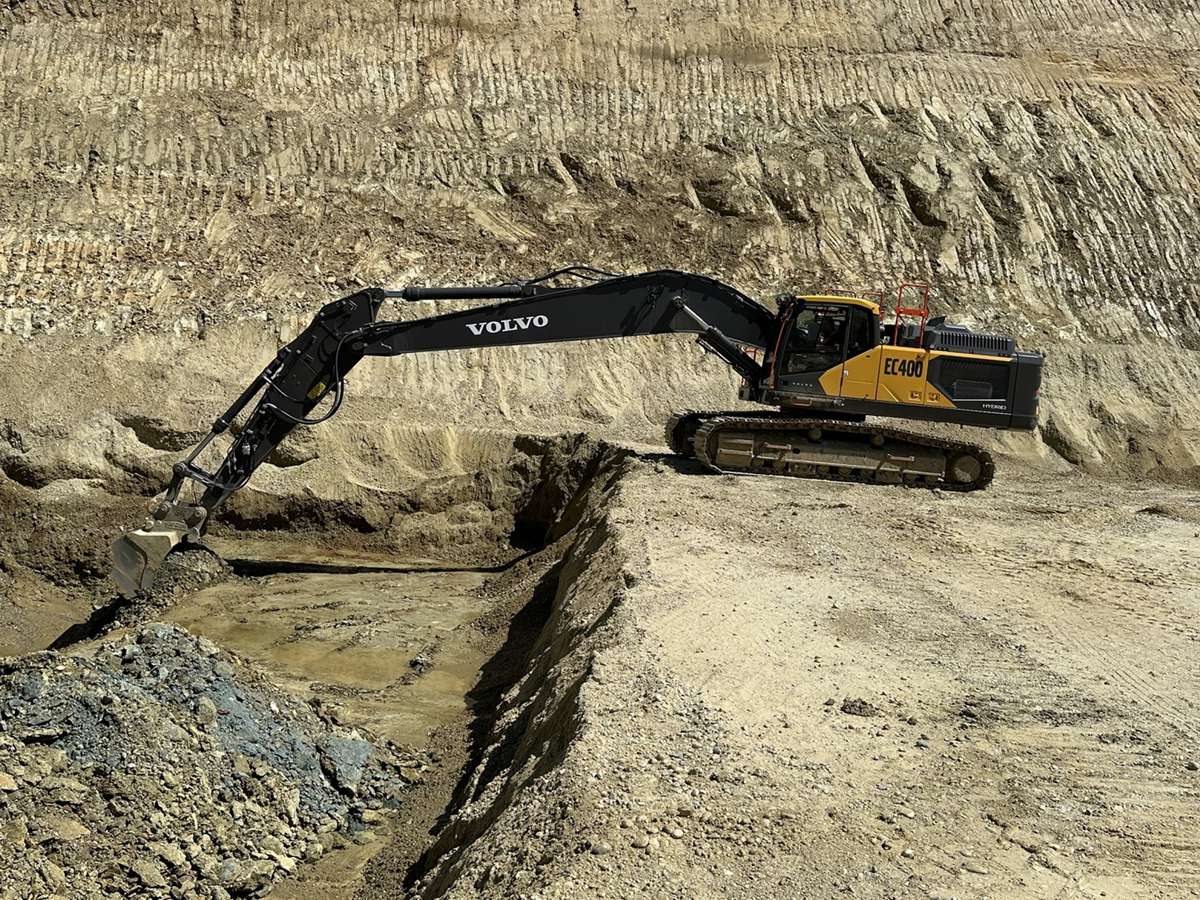 Volvo EC400 Hybrid Cuts Fuel Use by 30% at Clariant Bentonite Mines